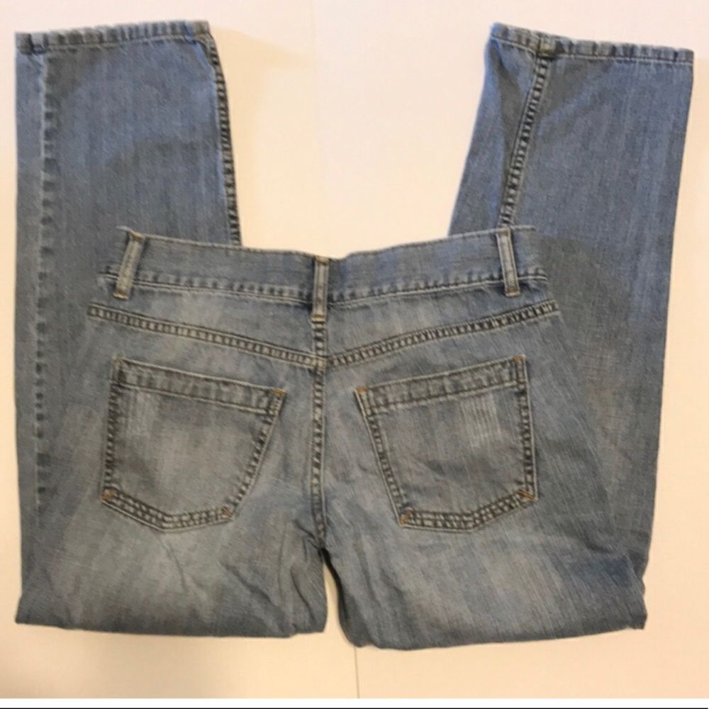Tommy Hilfiger Jeans Size 4 with a 28” Inseam